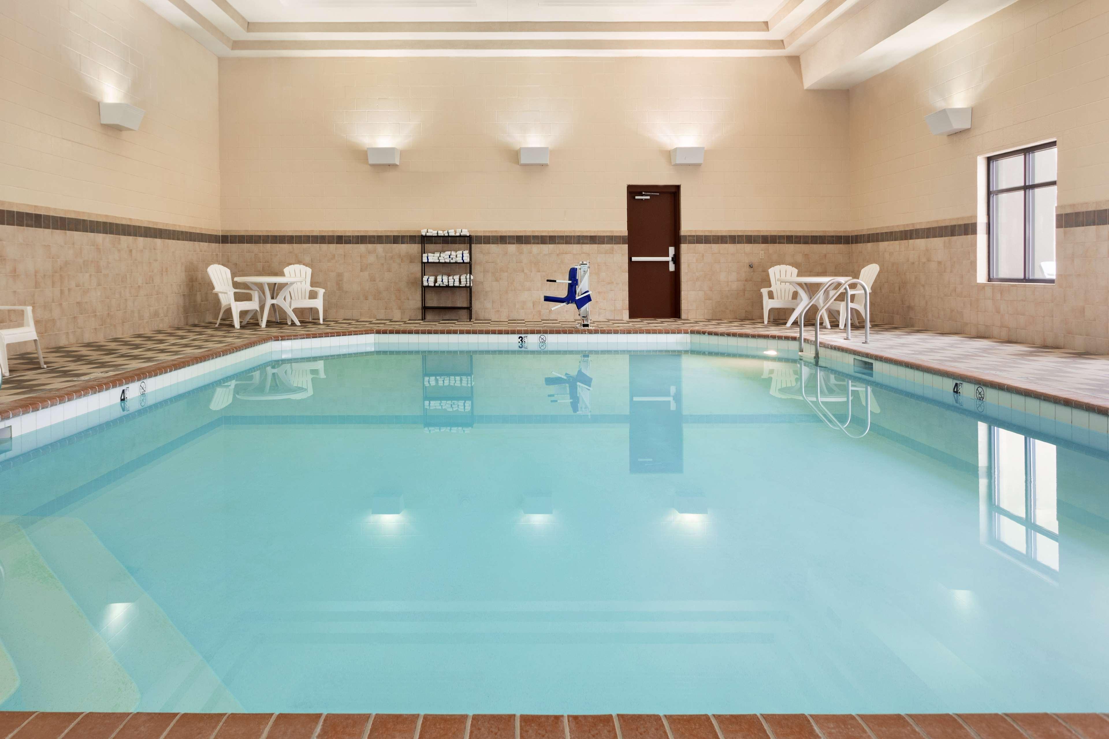 Country Inn & Suites By Radisson, Lincoln North Hotel And Conference Center, Ne Eksteriør bilde